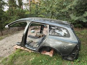 Lewa tylna ćwiartka Volvo V60 CC 2 generacja oraz dach panoramiczny