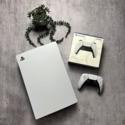 Konsola Playstation 5 Digital stan jak nowy