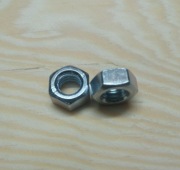 Nakrętka ocynkowa M8