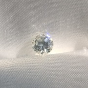 Moissanit biały 1 ct (+)  6.8 mm  do pierścionka 