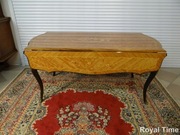 Stolik intarsjowany Piękny