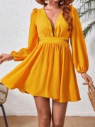 SUKIENKA MINI ŻÓŁTA ROZKLOSZOWANA WIĄZANA