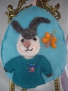 ZAWIESZKA "KRÓLIK I MOTYL" FILC HAND MADE