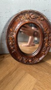 Owalne lustro w drewnianej, rzeźbionej ramie, vintage PRL, PRODEX, 25 cm