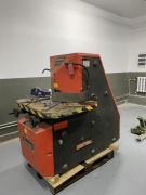 Wykrawarka do naroży, blachy Amada Fin Versa 204