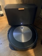 Odkurzacz roomba j7+ uszkodzony
