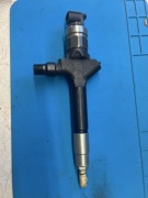 Denso wtryskiwacz CR Mazda RF8G 13H50 Nowy