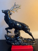 Duża porcelanowa figura Renifera