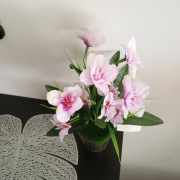 Kwiat sztuczny w doniczce 