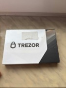 Trezor Model T – sprzętowy portfel kryptowalut (hardware wallet).
