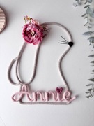 Personalizowany królik z imieniem i kwiatuszkiem dekoracja do pokoju 