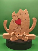 Rodzinna figurka drewniana z sercem (kotki) ręczna robota.