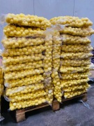 ziemniaki obrane warzywa obrane krojone szatkowane