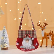 Torba na prezent ze skrzatem świątecznym dekoracja