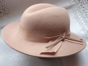 Kapelusz jasny róż 56 cm