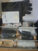 Ukliss 6 in 1 Lokówko suszarka złoto biała z wymiennymi końcówkami