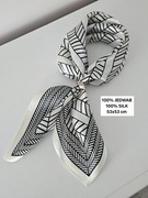 Elegancka Apaszka jedwabna 53x53 cm - Stylowa i uniwersalna!