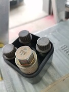 Śruby zabezpieczające koło