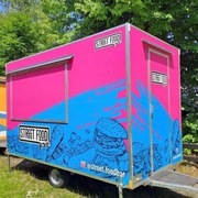 Oferuje wynajem przyczepy gastronomicznej 