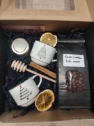 MINI BOX dla Niego zestaw prezentowy dwa kubki choinka święta prezent