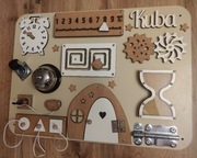 Tablica Manipulacyjna Sensoryczna Montessori, z imieniem Kuba
