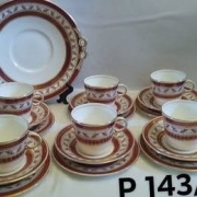 Serwis herbaciany z bordowym paskiem, anglia