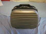 Kuferek Rimowa uszkodzony 