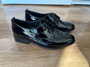 KIOMI półbuty oxfordy lakierowane NOWE damskie 38