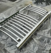 Grzejnik łazienkowy o wymiarach 70 na 40 cm