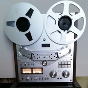 Magnetofon szpulowy AKAI GX-635D.