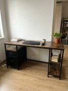 Biurko Vasagle 160 cm z półkami i szufladami, industrialne