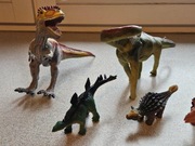 Zestaw figurek dinozaurów