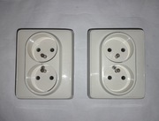 Gniazdo podwójne monoblok LEGRAND CARIVA kremowe- używane 