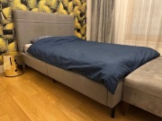 Sprzedam łóżko 140x210 z materacem i wysokim zagłówkiem