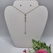 Naszyjnik krawatka z cyrkoniami.