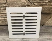 Kratka kominowa wentylacyjna biała z żaluzją 14 x 14 