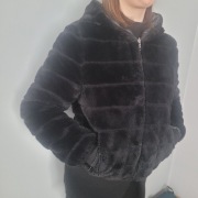 Czarne futerko kurtka M/L dwustronne piękne stan b. dobry