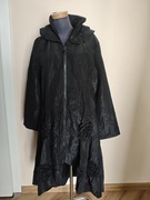 Niepowtarzalny zdobiony  modny płaszczyk