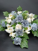 Sztuczna wiązana na grób, kompozycja kwiatowa na cmentarz 