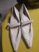 Nowe skórzane buty r. 40