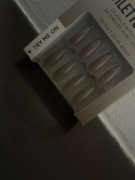 Sztuczne paznokcie tipsy