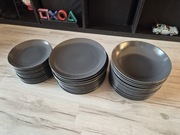 Zestaw talerzy Ikea Fargklar 45 sztuk czarne