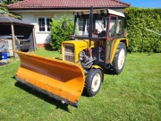 Ciągnik URSUS C-330 z pługiem