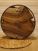 Zegar ręcznie robiony z Orzecha wloskiego.