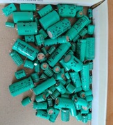 Kondensatory elektrolityczne elwa stare aluminiowe 