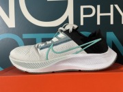 Buty Nike Air Zoom Pegasus 38. Rozmiar 42,5. CW7358-401