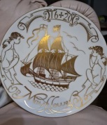 Porcelanowy talerz statek i aniołki 