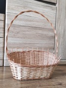 Koszyk wiklinowy na Wielkanoc