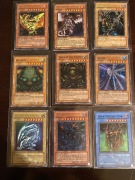 800 kart Yugioh. 100+ holo, 100 rare, Blue Eyes i Red Eyes
