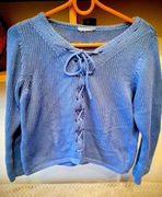 Sweterek damski ze sznurowaniem z przodu 